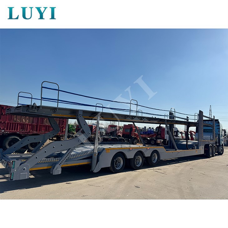 3 -nápravná dvojitá paluba 8 vozidla prepravujúca semifinále prepravného automobilu