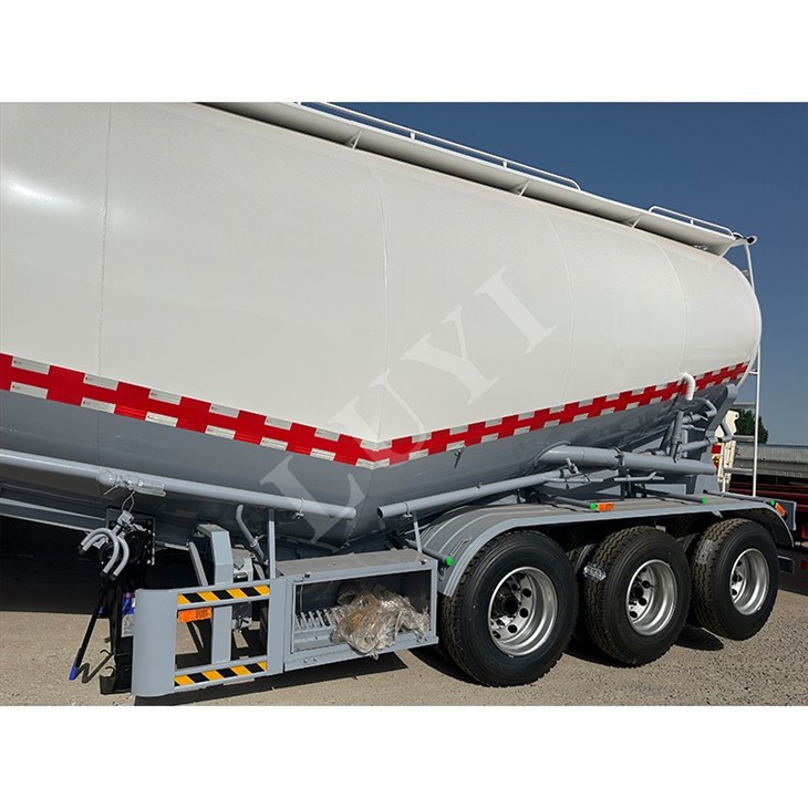 3 Axles 45/60/80 Tons Capacity Bulker Tank Truck best