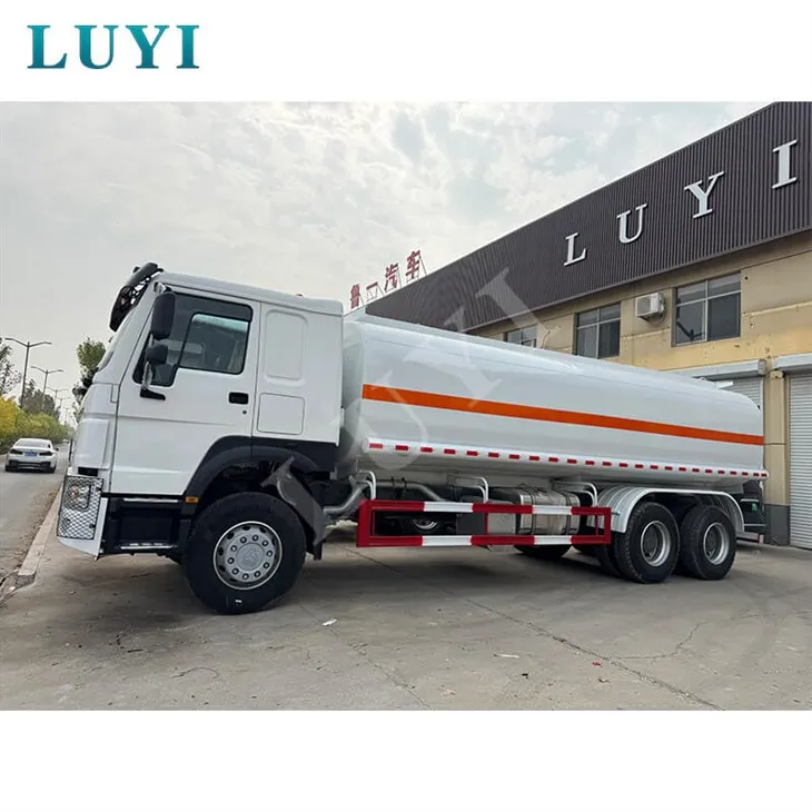 Nákladný automobil Sinotruk HOWO 6x4 na prepravu ropy