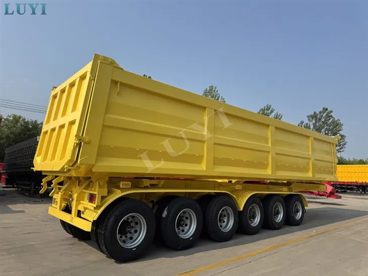 Šesť nápravných nápravných skládok na skládku skládky